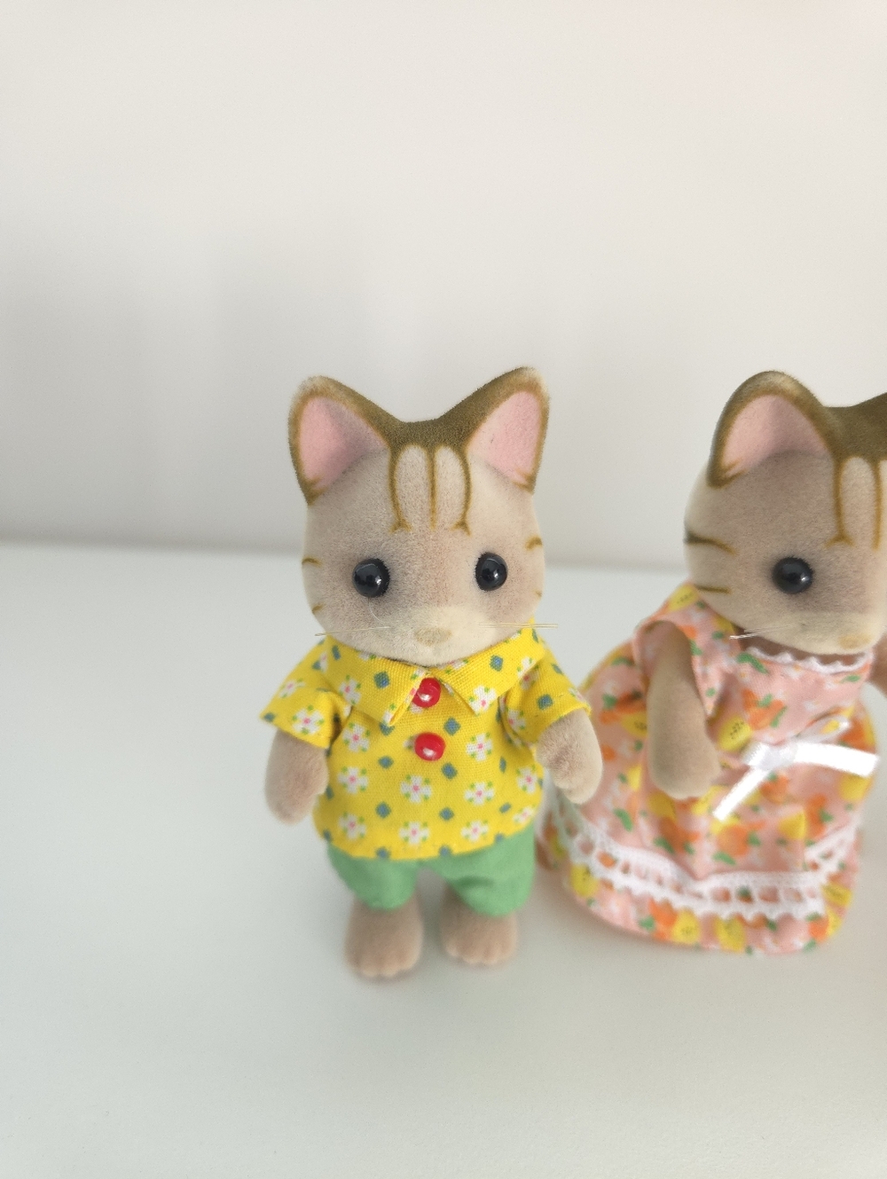 Calico Critters Sylvanian Families Sandy Cat Family Figures - Picture 2 of 15